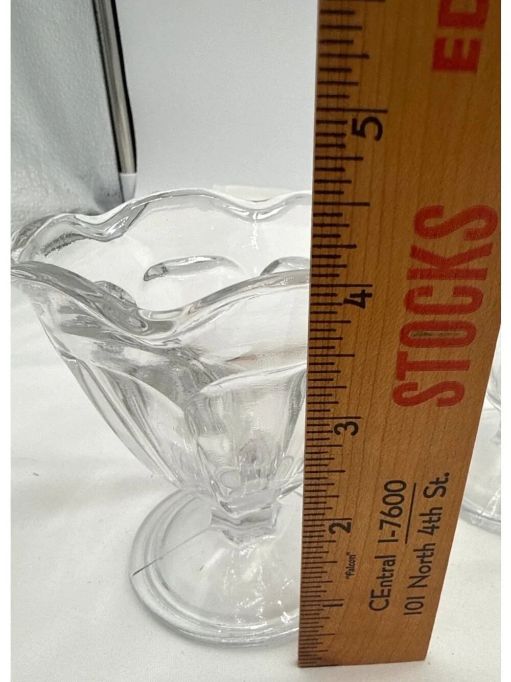 Set Of 4 Vtg Clear Glass Ice Cream Dessert Cups Scalloped Edge & Pedestal Base